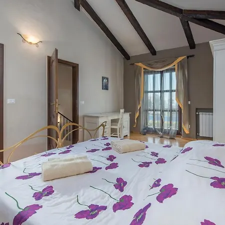 Baldasera Villa *